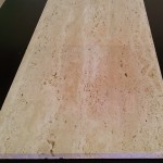 Marmur Crema Marfil wymiary płytki 60x30x2 cm struktura powierzchni polerowana